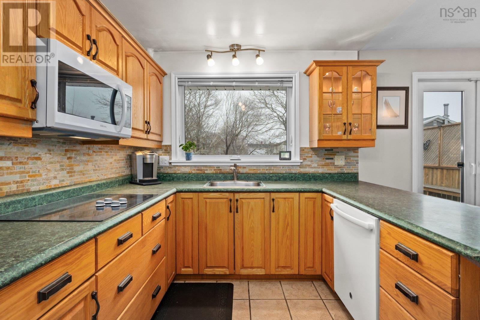 5 Swan Crescent, Halifax, Nova Scotia  B3M 1T7 - Photo 11 - 202505907