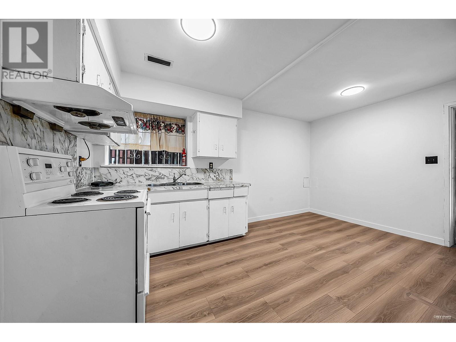 2112 E 8th Avenue, Vancouver, British Columbia  V5N 1V5 - Photo 32 - R2982275
