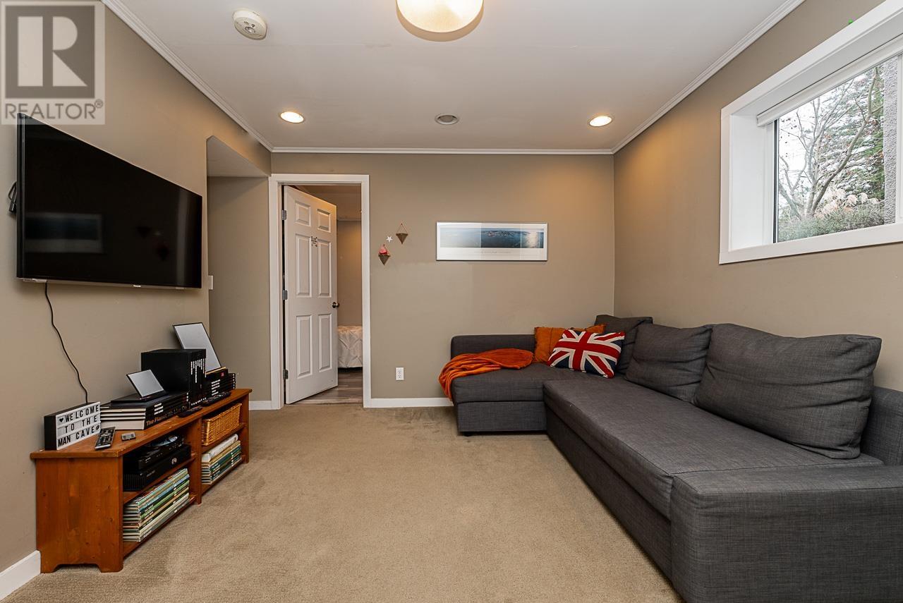 328 E 16th Street, North Vancouver, British Columbia  V7L 2T2 - Photo 14 - R2969640