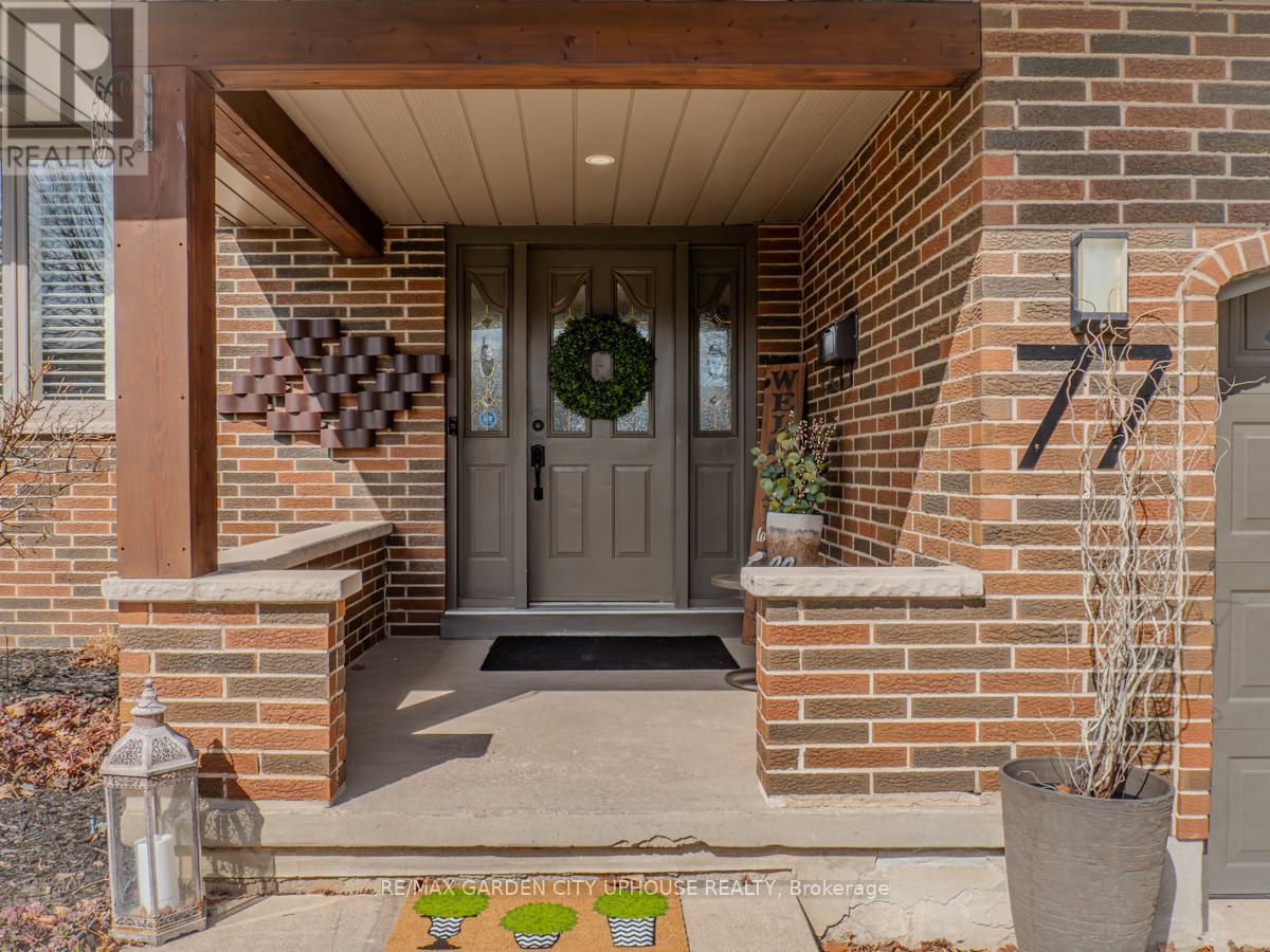 Property at 77 MONARCH PARK DRIVE image 3