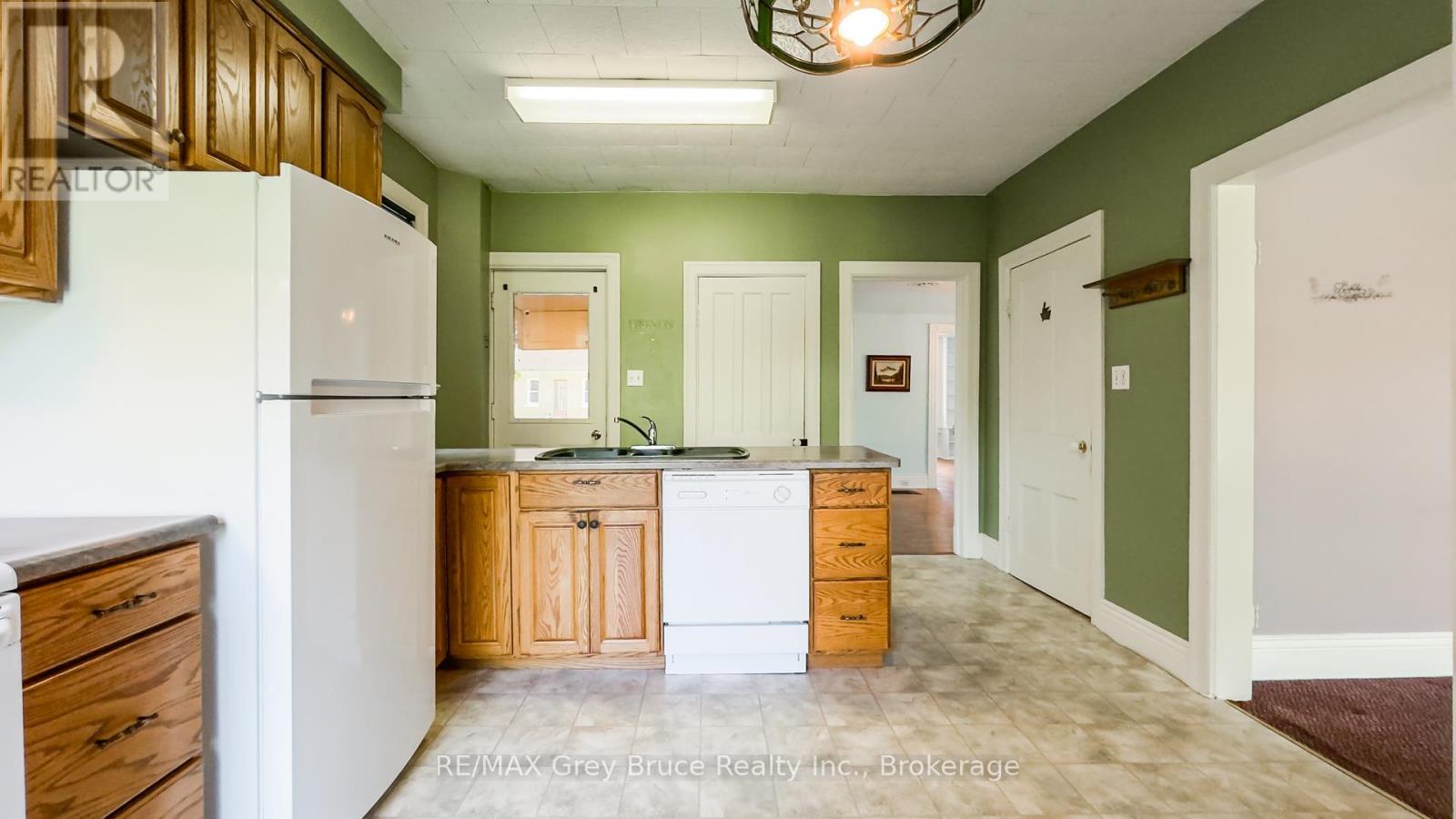 68 2nd Street, Arran-Elderslie, Ontario  N0G 1L0 - Photo 15 - X11985257