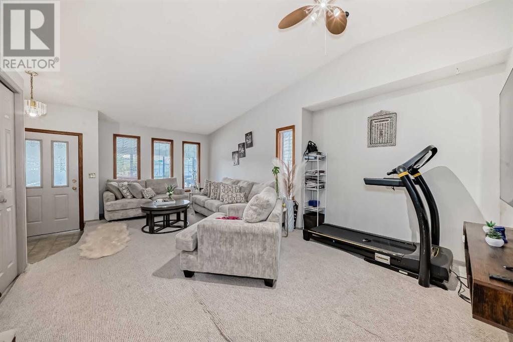 Property at 174 Donnelly Crescent image 5