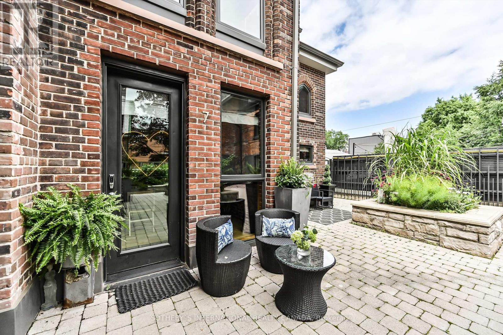 Property at TH7 - 40 WESTMORELAND AVENUE image 2