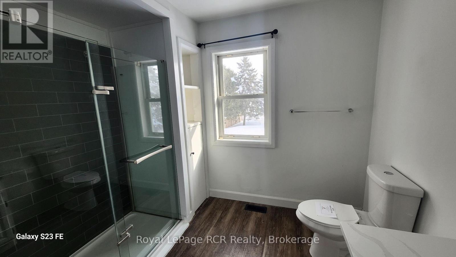 11 Blackburn Avenue, Clearview, Ontario  L0M 1P0 - Photo 13 - S12038561