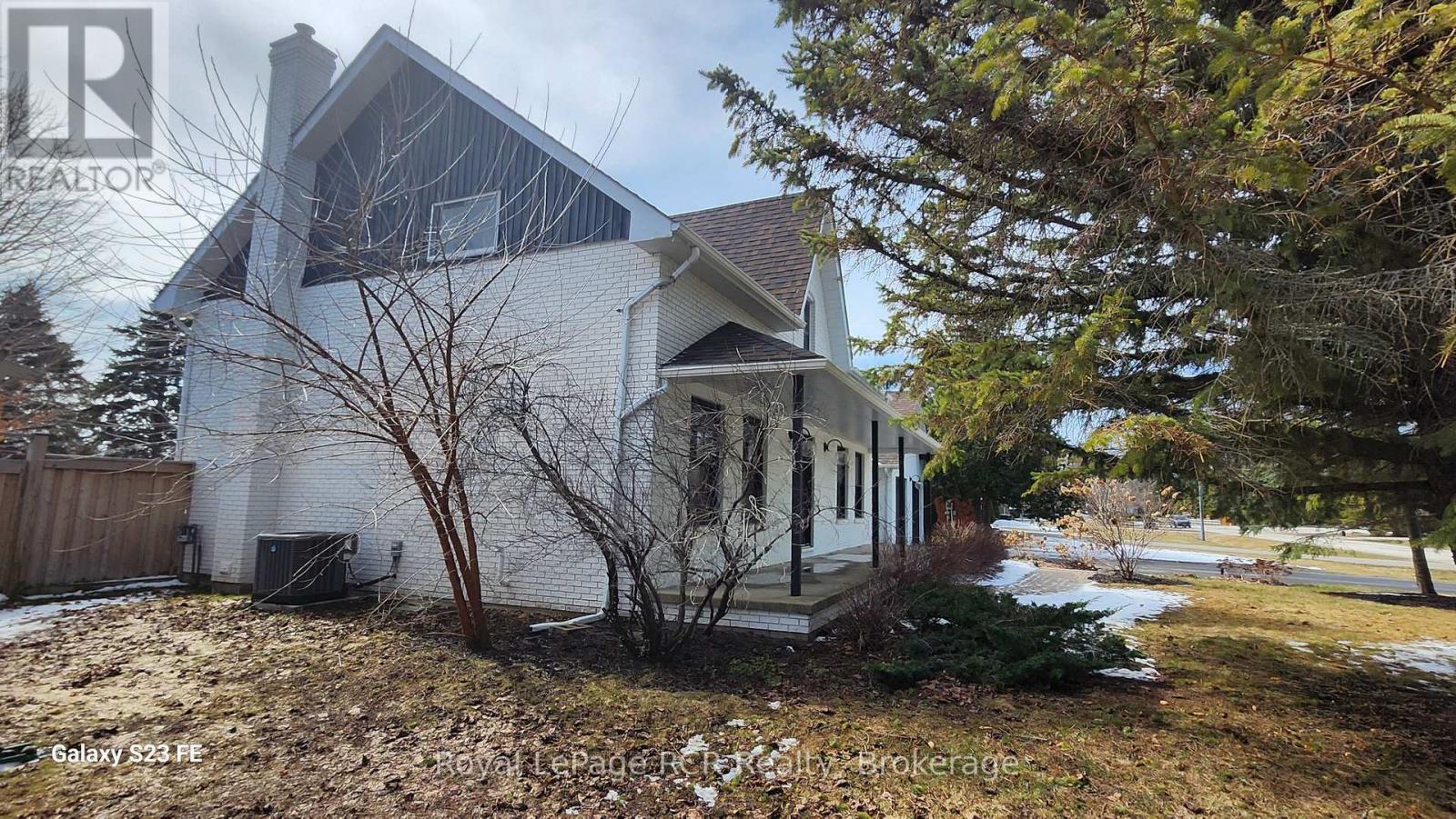 Property at 11 BLACKBURN AVENUE image 5