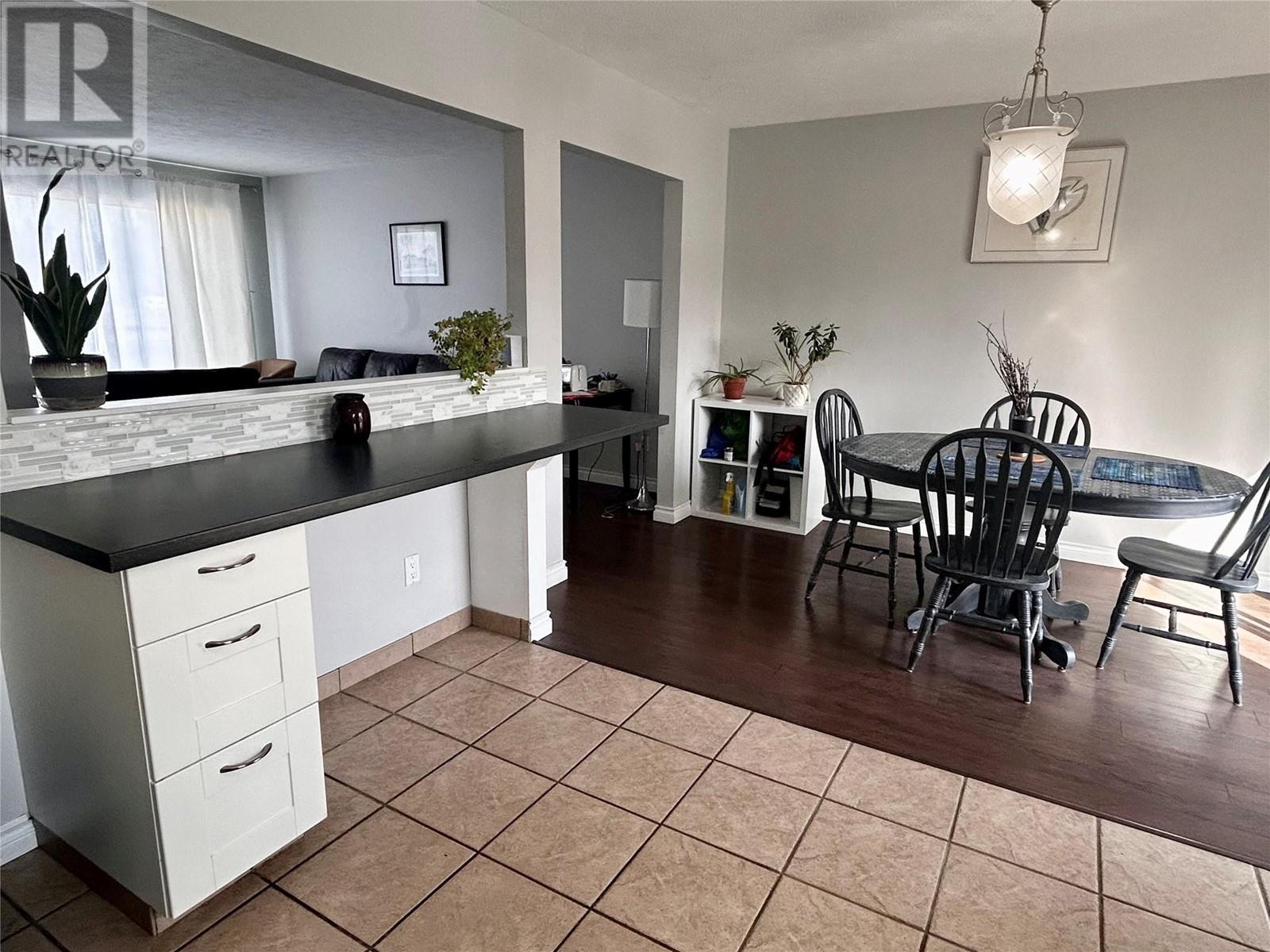 Property at 264 MURRAY Drive image 4