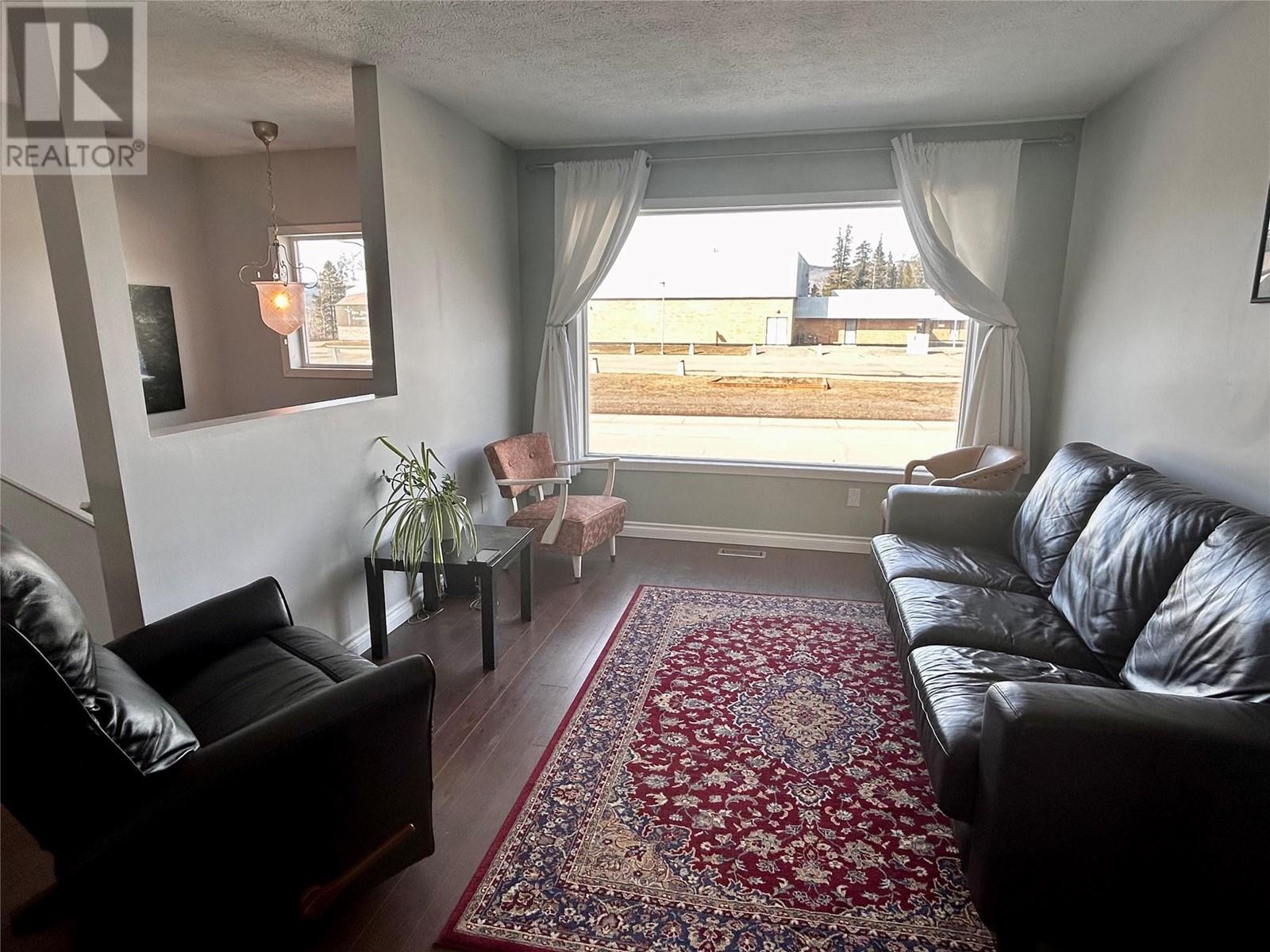 Property at 264 MURRAY Drive image 5