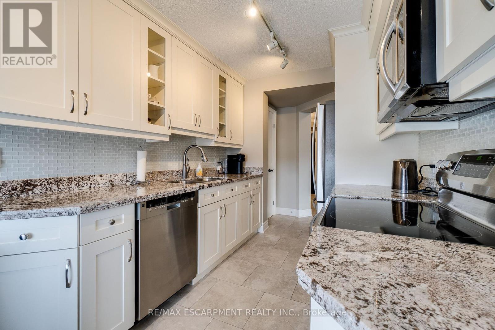 801 - 5280 Lakeshore Road, Burlington, Ontario  L7L 5R1 - Photo 12 - W11989570