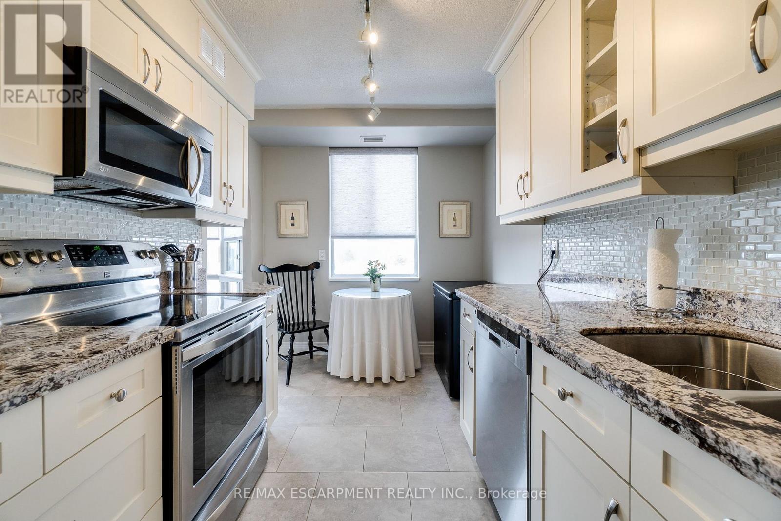 801 - 5280 Lakeshore Road, Burlington, Ontario  L7L 5R1 - Photo 13 - W11989570