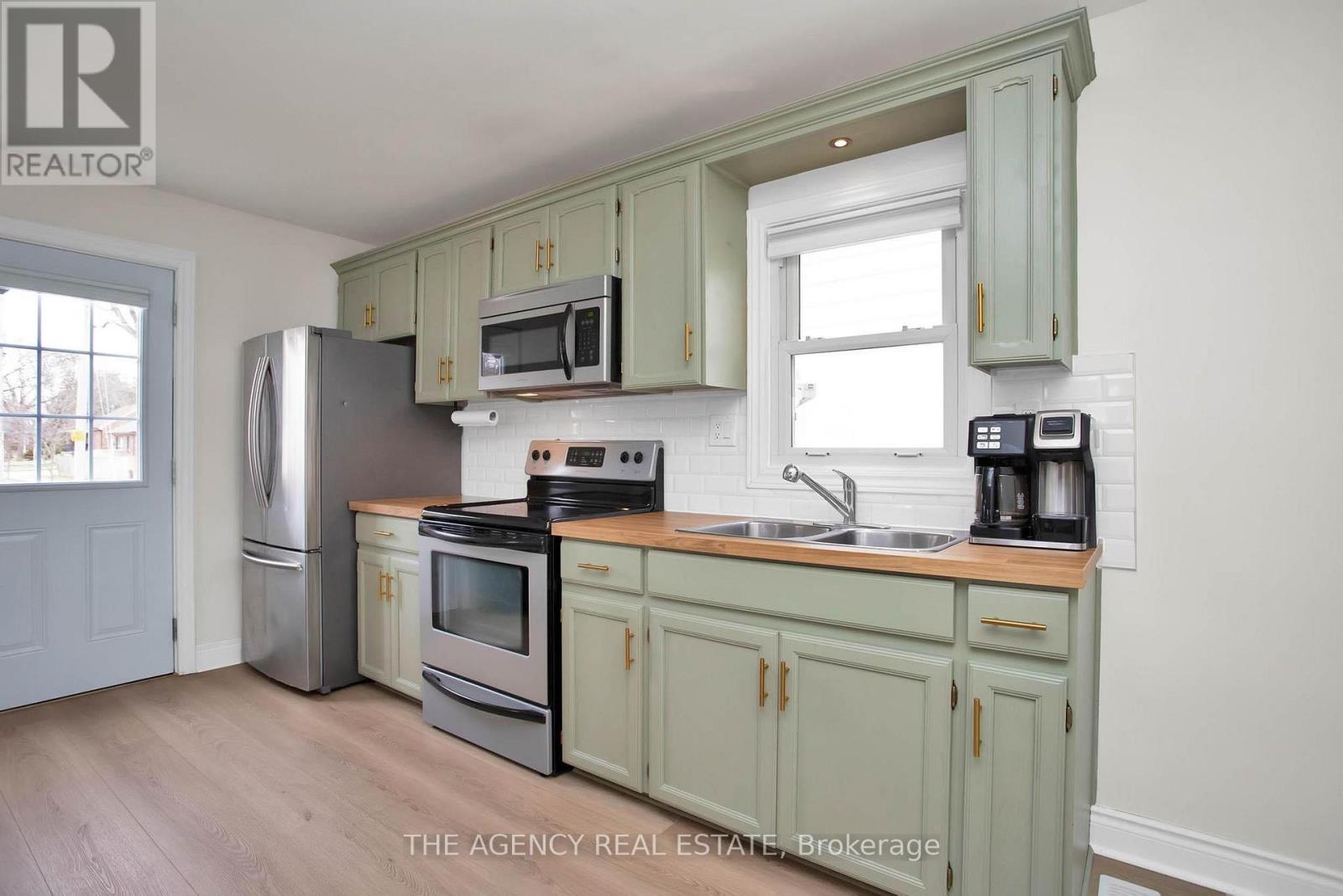 Photo 5 of 25 for 1237 Wilton Avenue