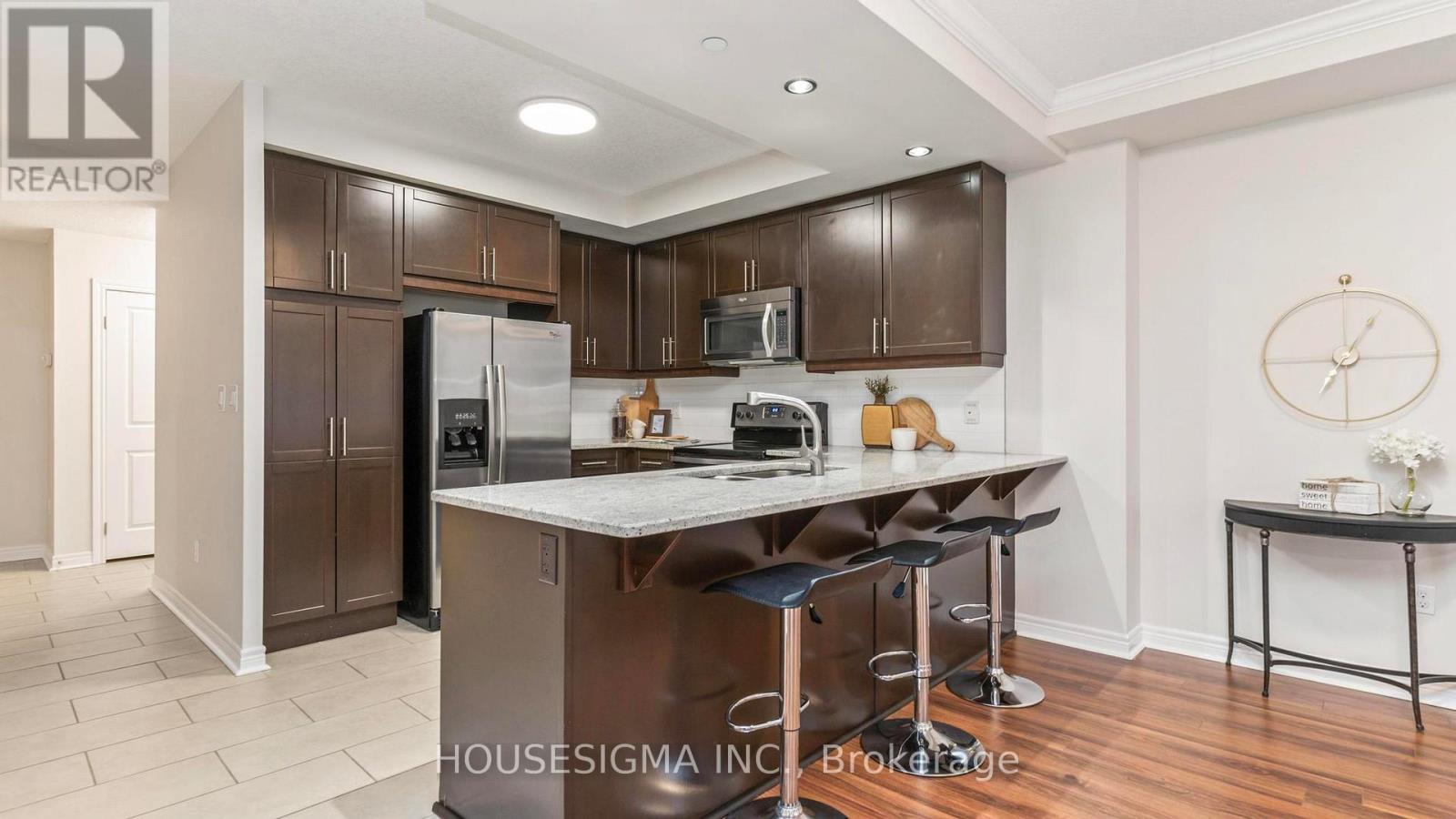 Photo 11 of 40 for 1501 - 330 Ridout Street N