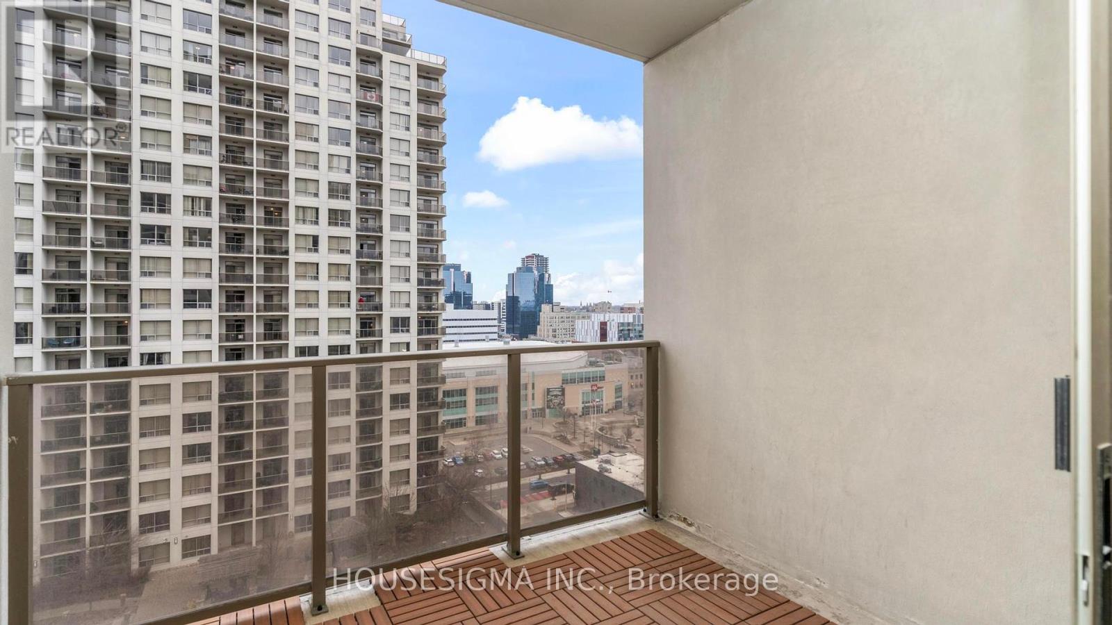 Photo 27 of 40 for 1501 - 330 Ridout Street N