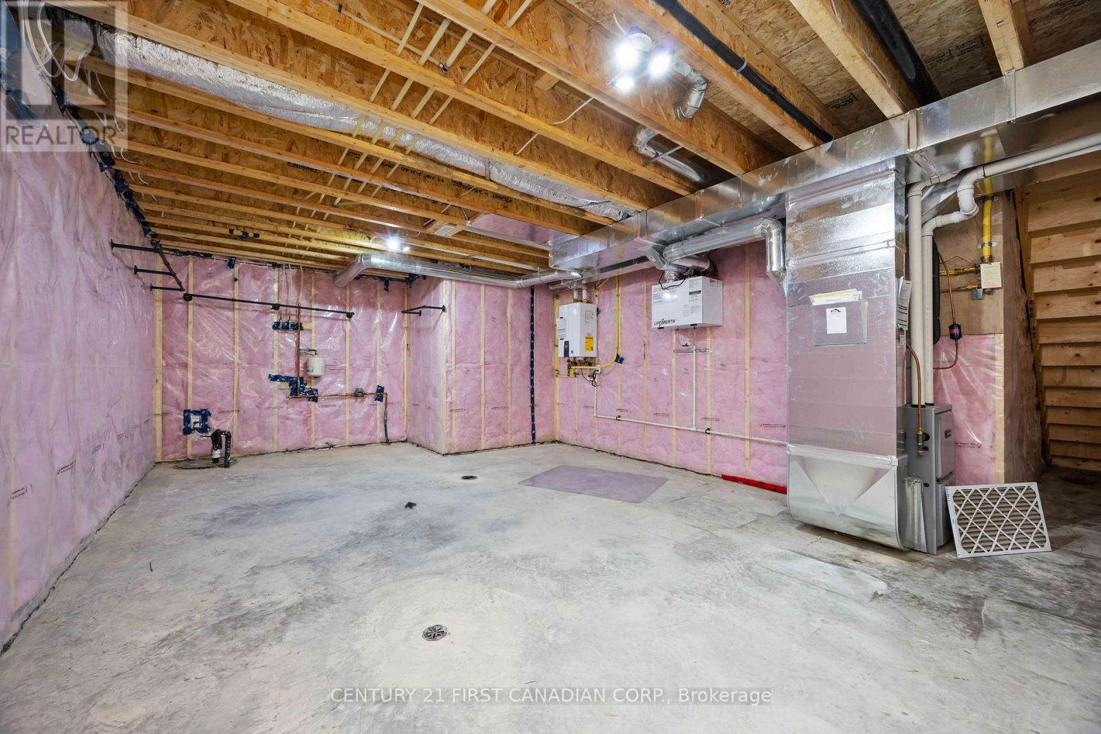 484 Kip Lane, Plympton-Wyoming, Ontario  N0N 1T0 - Photo 24 - X12043625
