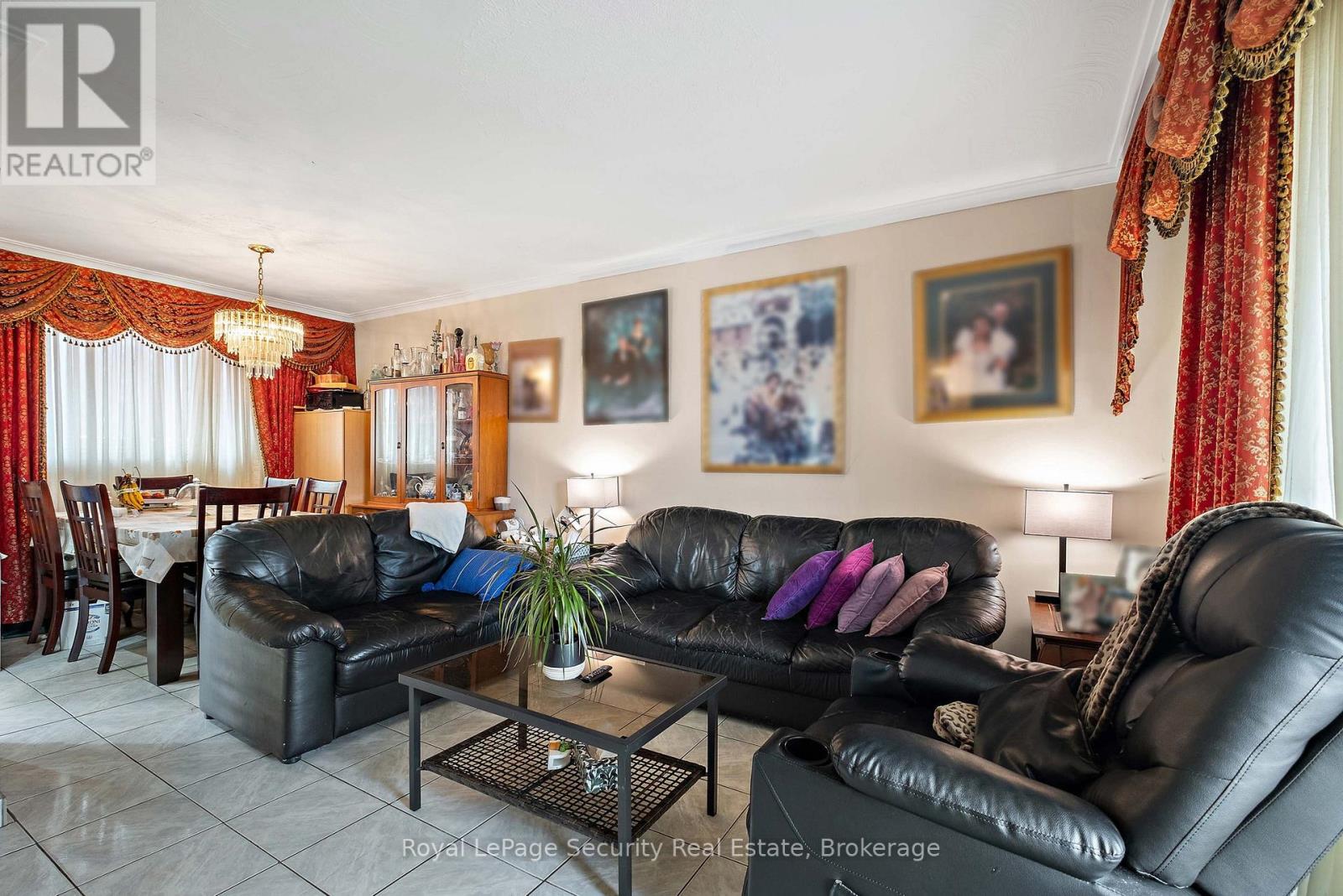 Property at 27 BELLEGLADE COURT N image 4