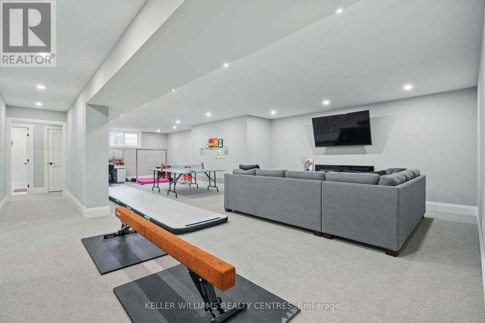 17 Walter James Parkway E, Springwater, Ontario  L9X 2A6 - Photo 38 - S12043590