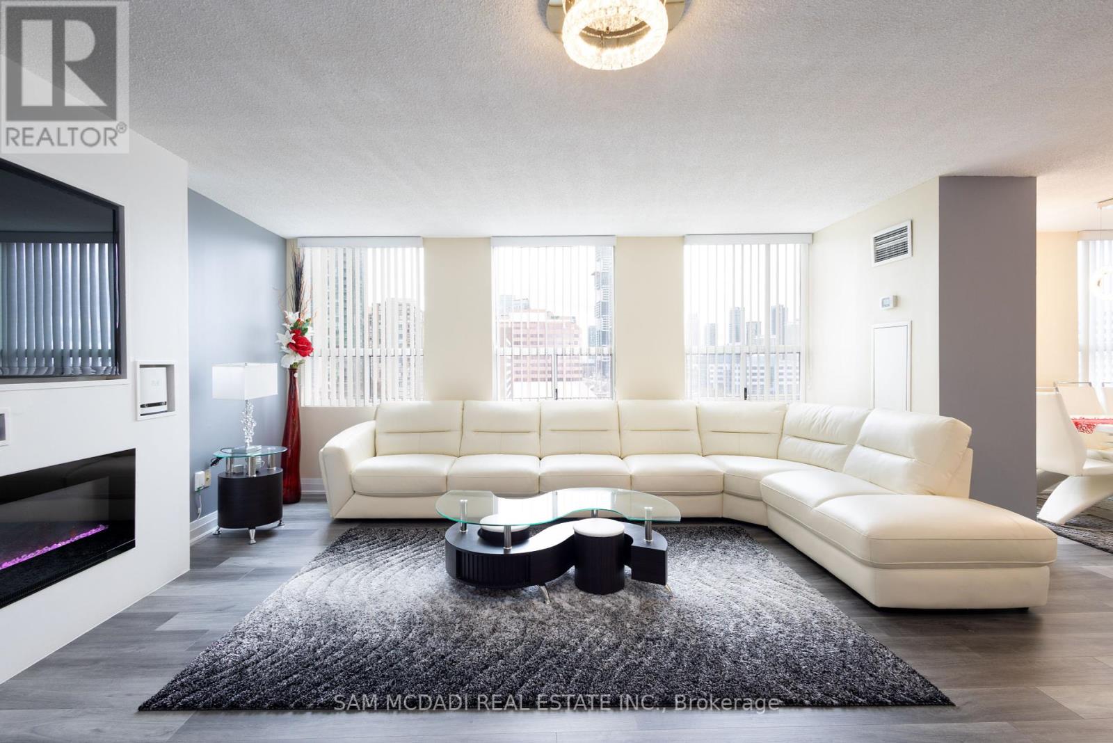 Property at 1207 - 3650 KANEFF CRESCENT image 4