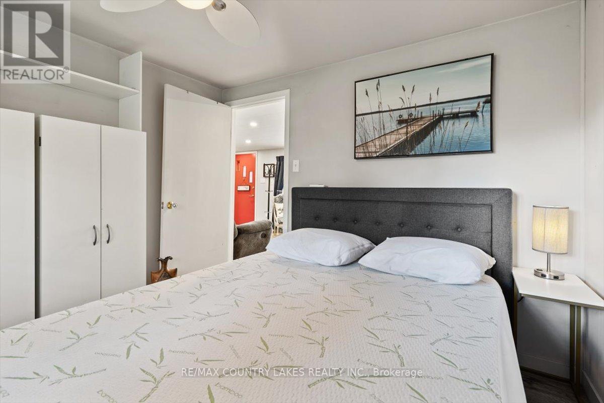 38 Macpherson Crescent, Kawartha Lakes, Ontario  K0M 2B0 - Photo 17 - X12042149