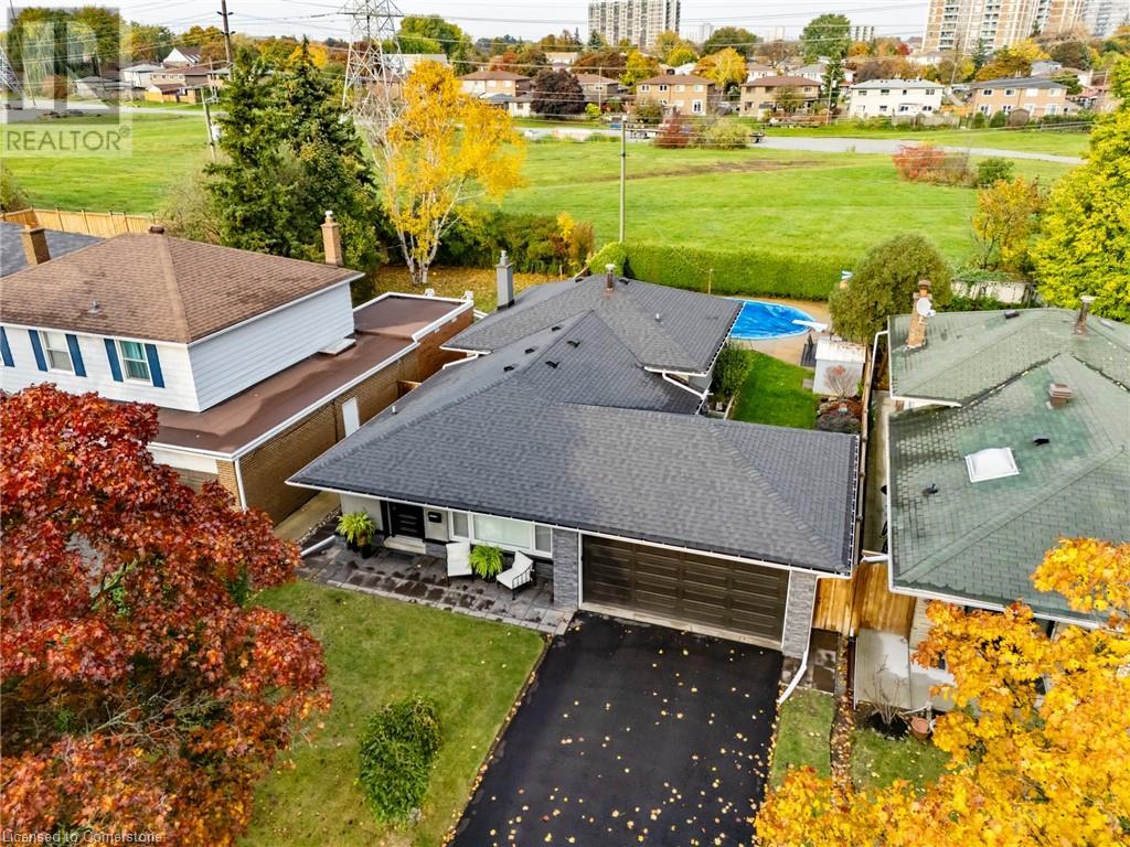 Property at 93 WILLOWRIDGE Road image 2