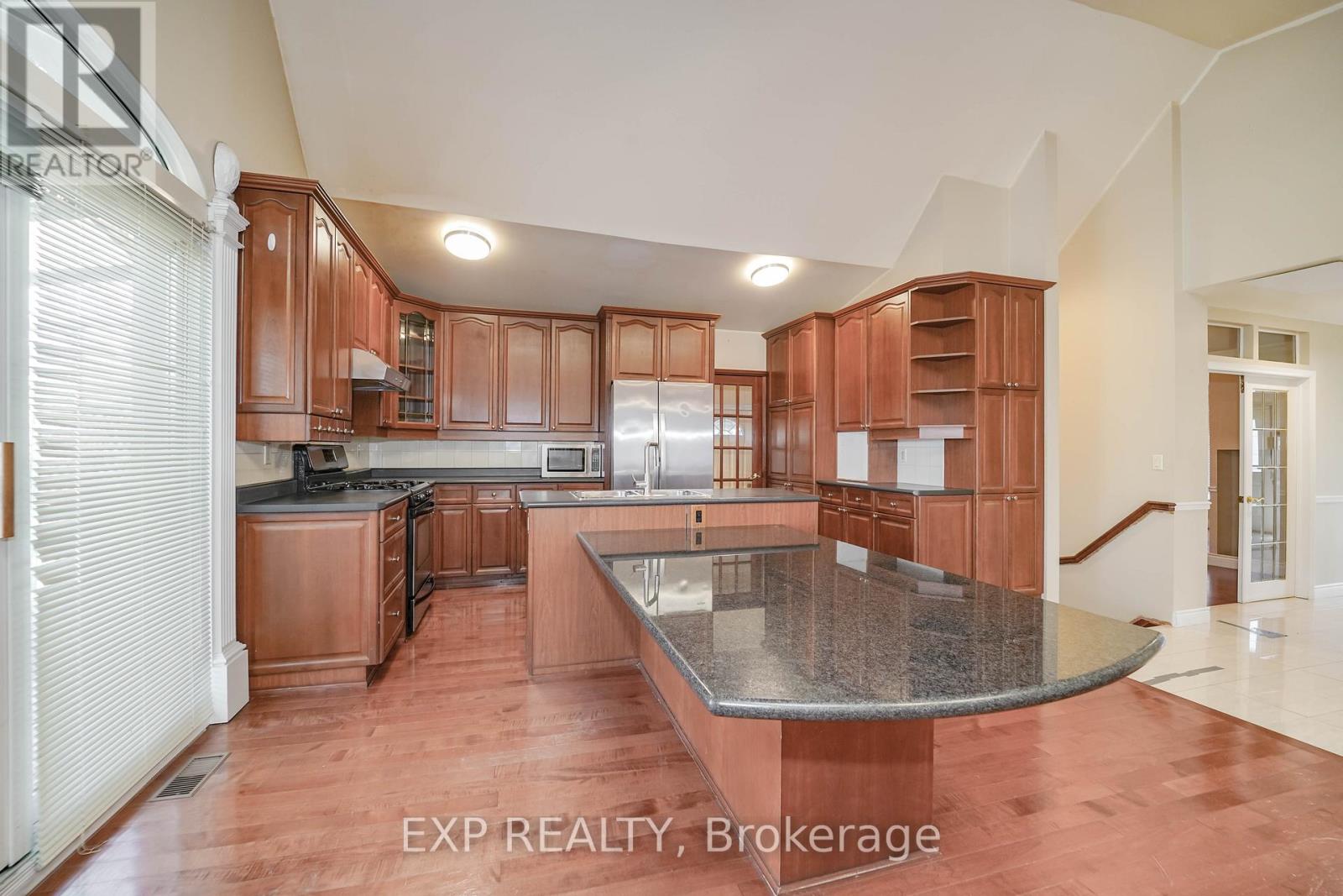 142 Hillsview Drive, Richmond Hill, Ontario  L4C 1T2 - Photo 12 - N12043702