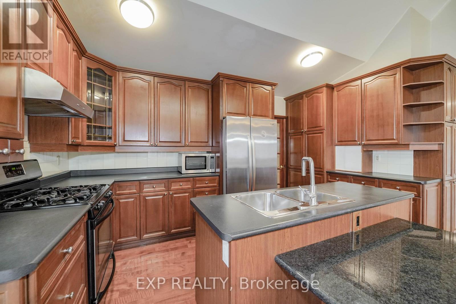142 Hillsview Drive, Richmond Hill, Ontario  L4C 1T2 - Photo 14 - N12043702