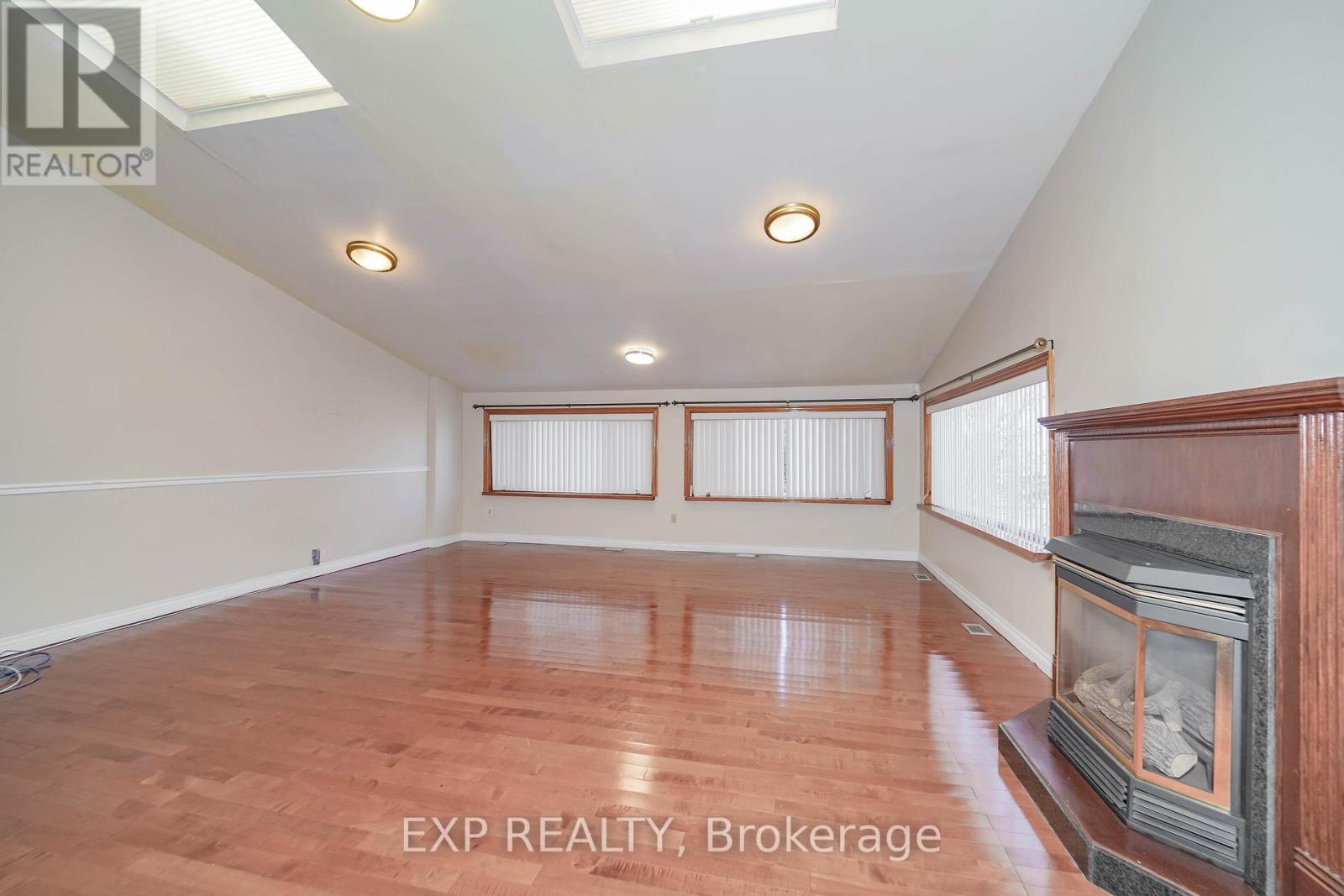 142 Hillsview Drive, Richmond Hill, Ontario  L4C 1T2 - Photo 23 - N12043702