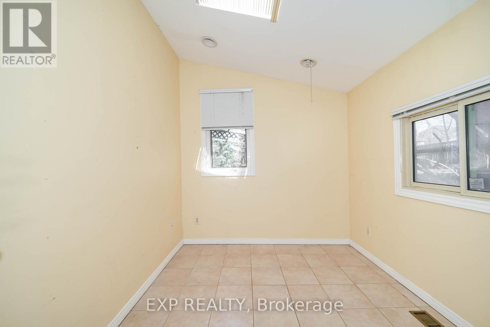 142 Hillsview Drive, Richmond Hill, Ontario  L4C 1T2 - Photo 31 - N12043702