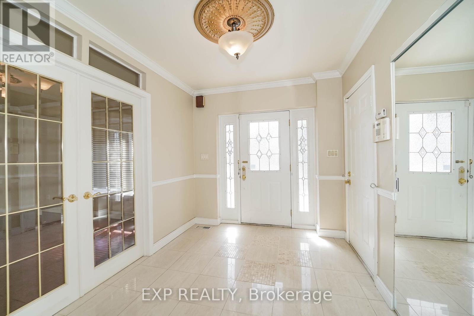 142 Hillsview Drive, Richmond Hill, Ontario  L4C 1T2 - Photo 7 - N12043702