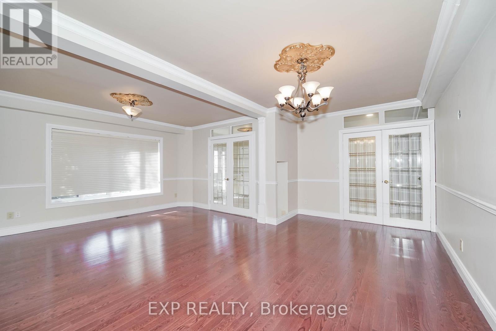 142 Hillsview Drive, Richmond Hill, Ontario  L4C 1T2 - Photo 8 - N12043702