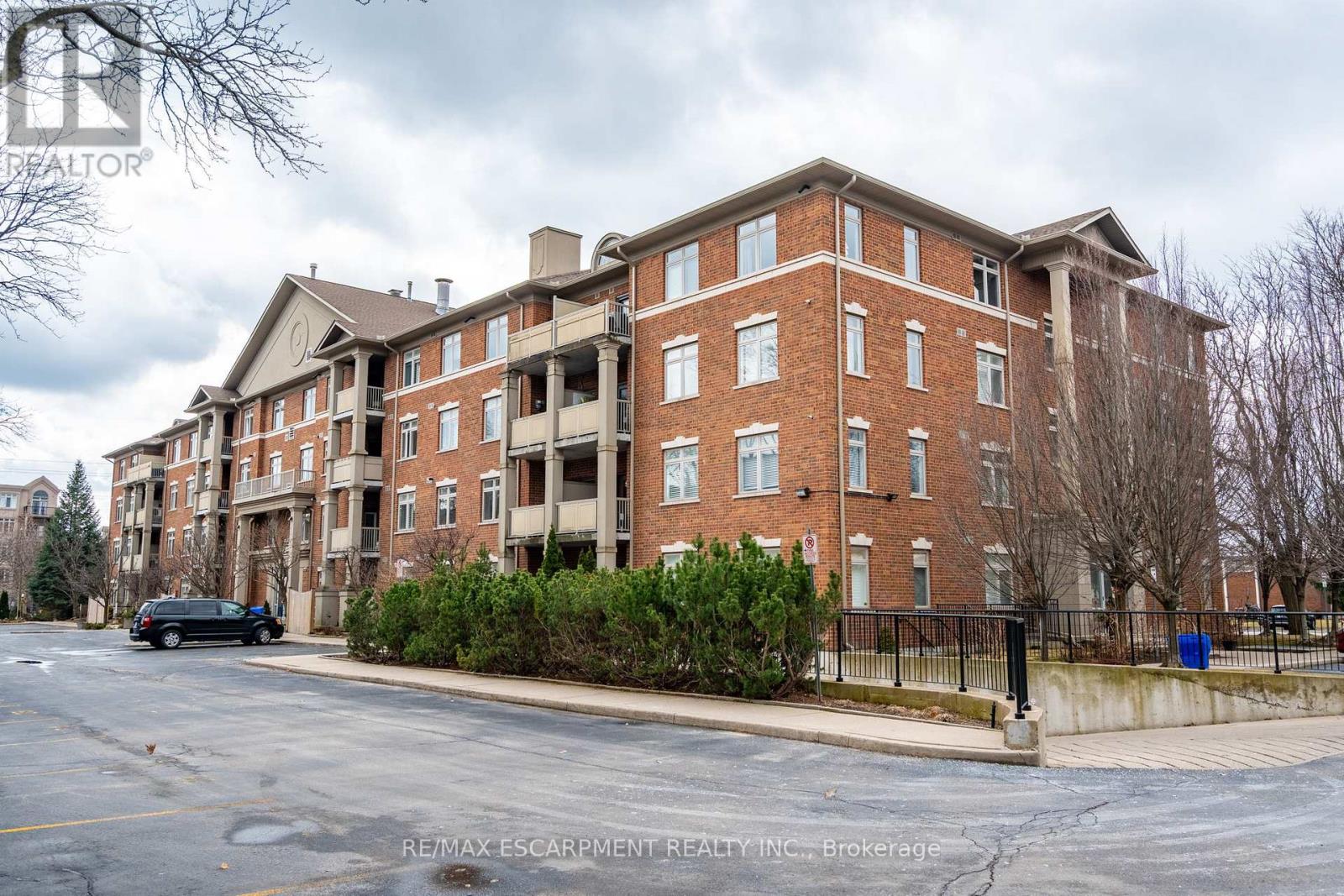 Property at 301 - 391 PLAINS ROAD E image 1