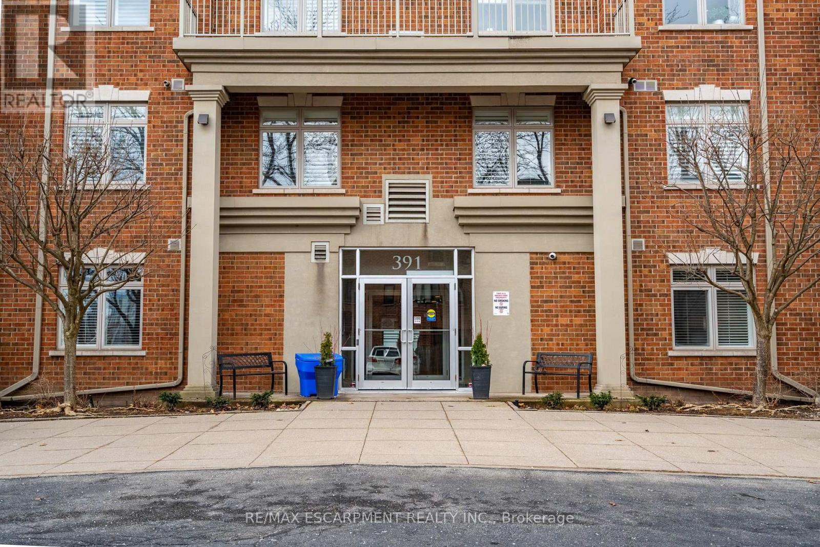 Property at 301 - 391 PLAINS ROAD E image 2
