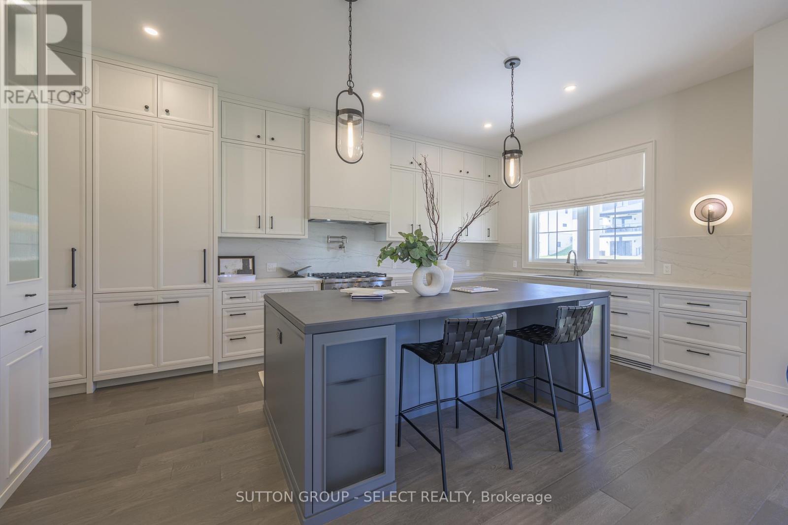 326 Manhattan Drive, London South, Ontario  N6K 4M7 - Photo 10 - X12043755