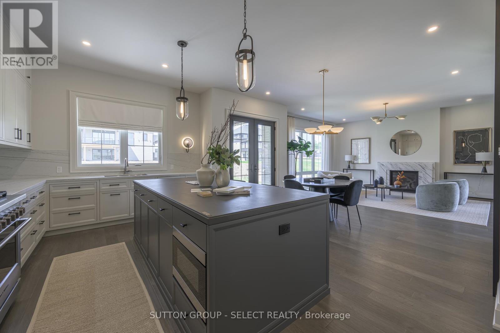 326 Manhattan Drive, London South, Ontario  N6K 4M7 - Photo 5 - X12043755