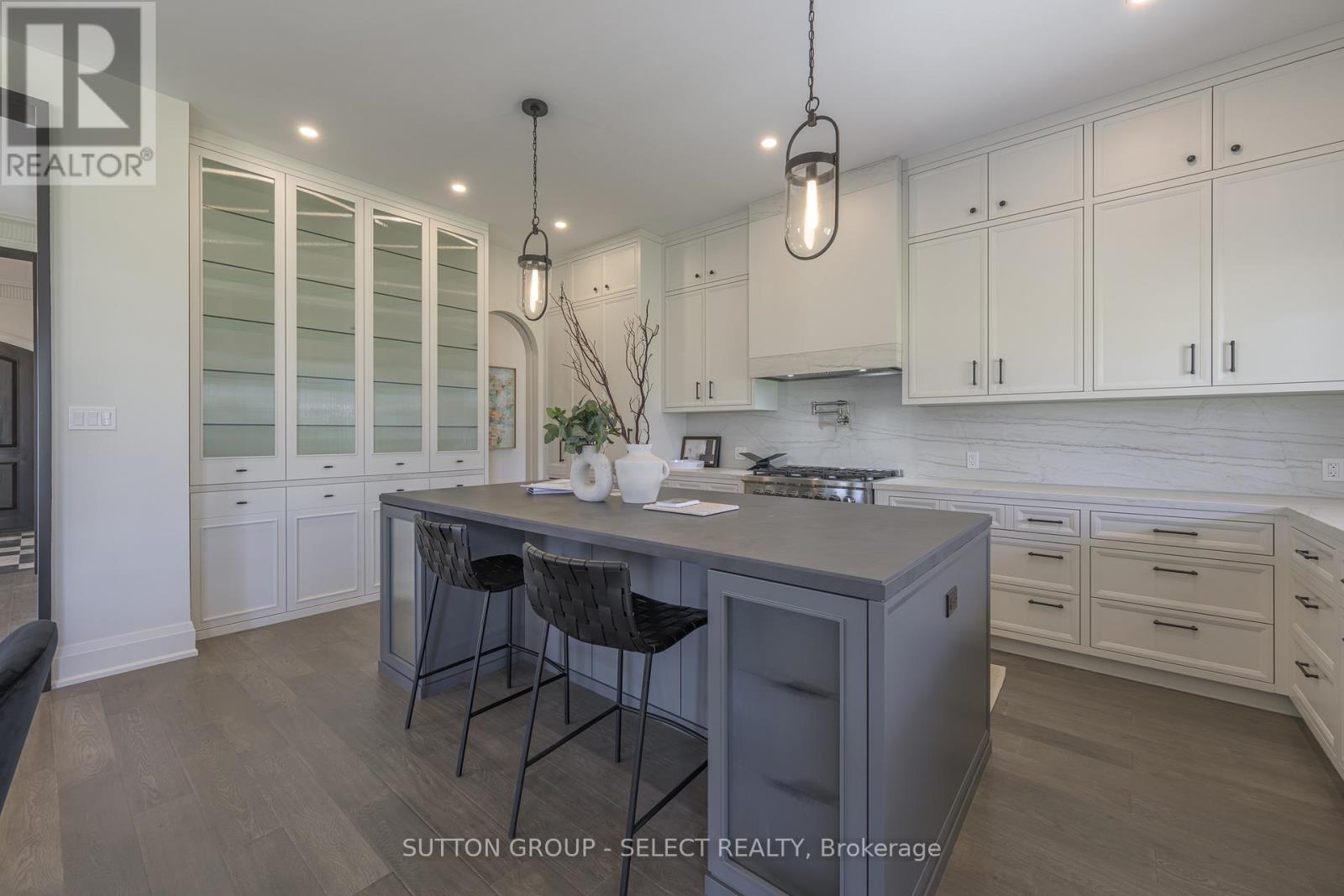 326 Manhattan Drive, London South, Ontario  N6K 4M7 - Photo 8 - X12043755