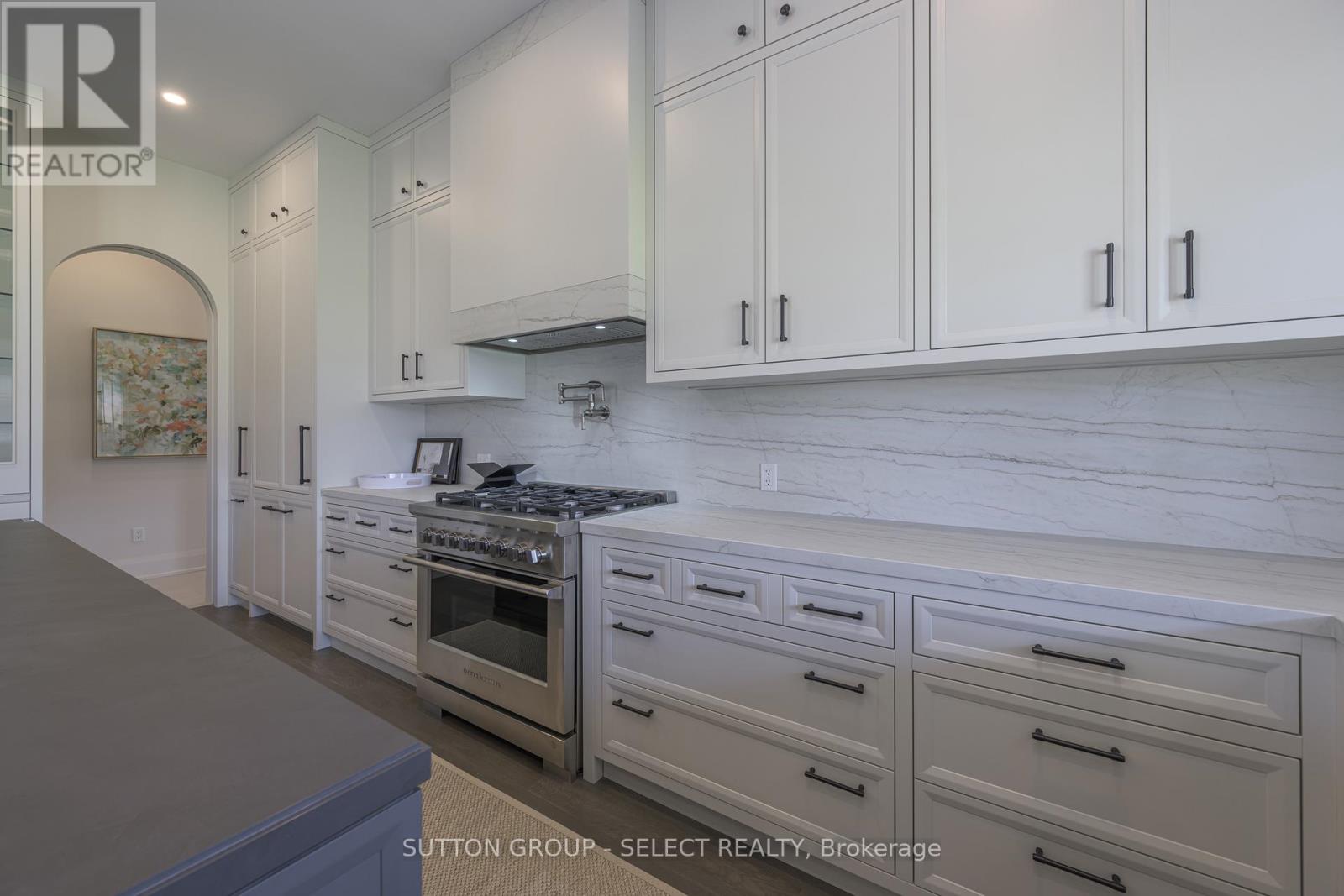 326 Manhattan Drive, London South, Ontario  N6K 4M7 - Photo 9 - X12043755