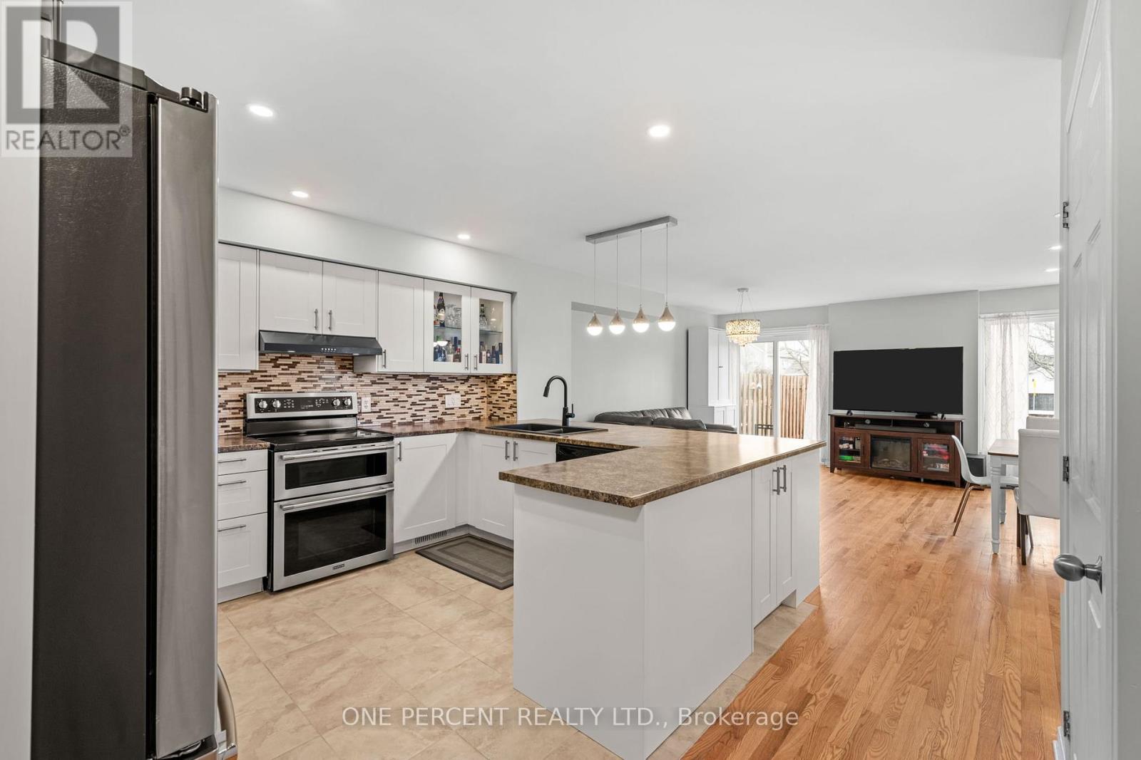 Property at 137 TOPHAM TERRACE image 5