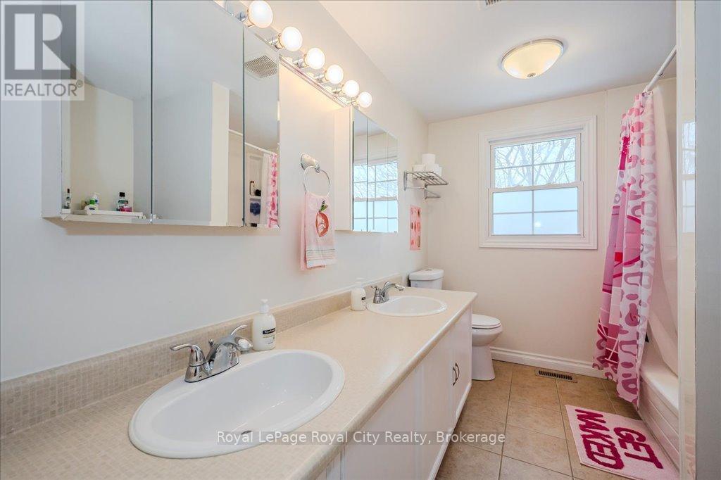 145 Kortright Road W, Guelph, Ontario  N1G 3N9 - Photo 22 - X12043808