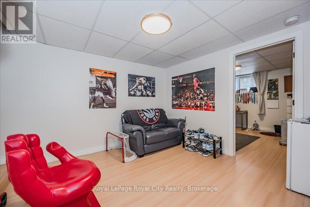 145 Kortright Road W, Guelph, Ontario  N1G 3N9 - Photo 25 - X12043808
