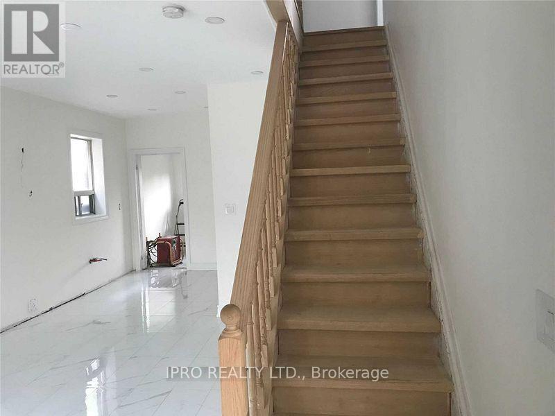 71 Clouston Avenue, Toronto, Ontario  M9N 1A8 - Photo 8 - W12033200