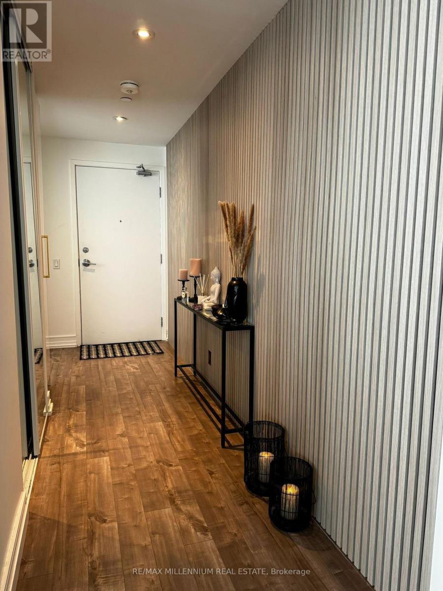 502 - 898 Portage Parkway, Vaughan, Ontario  L4K 0J6 - Photo 2 - N12043811