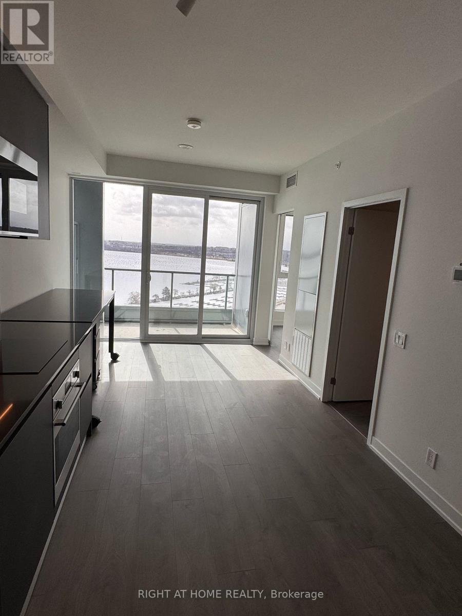 1510 - 39 Mary Street, Barrie, Ontario  L4N 1S9 - Photo 2 - S12043738