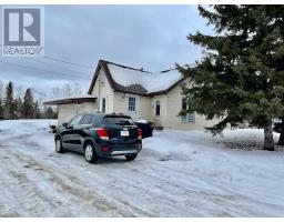 11 Anton RD, Oxdrift, Ontario