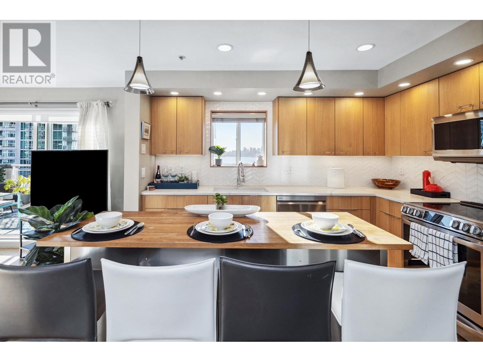 406 108 W Esplanade, North Vancouver, British Columbia  V7M 3M8 - Photo 10 - R2982497
