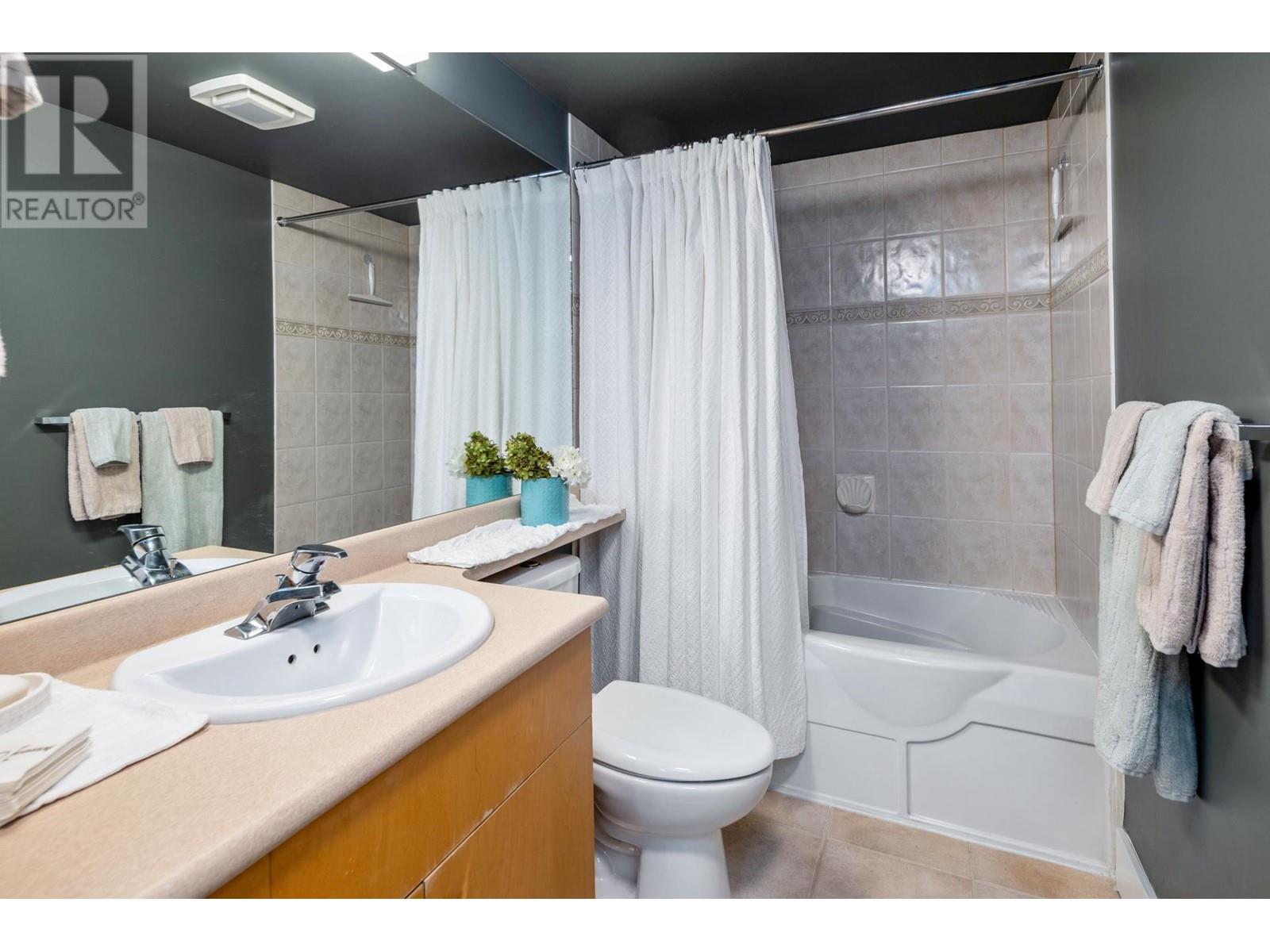 406 108 W Esplanade, North Vancouver, British Columbia  V7M 3M8 - Photo 24 - R2982497