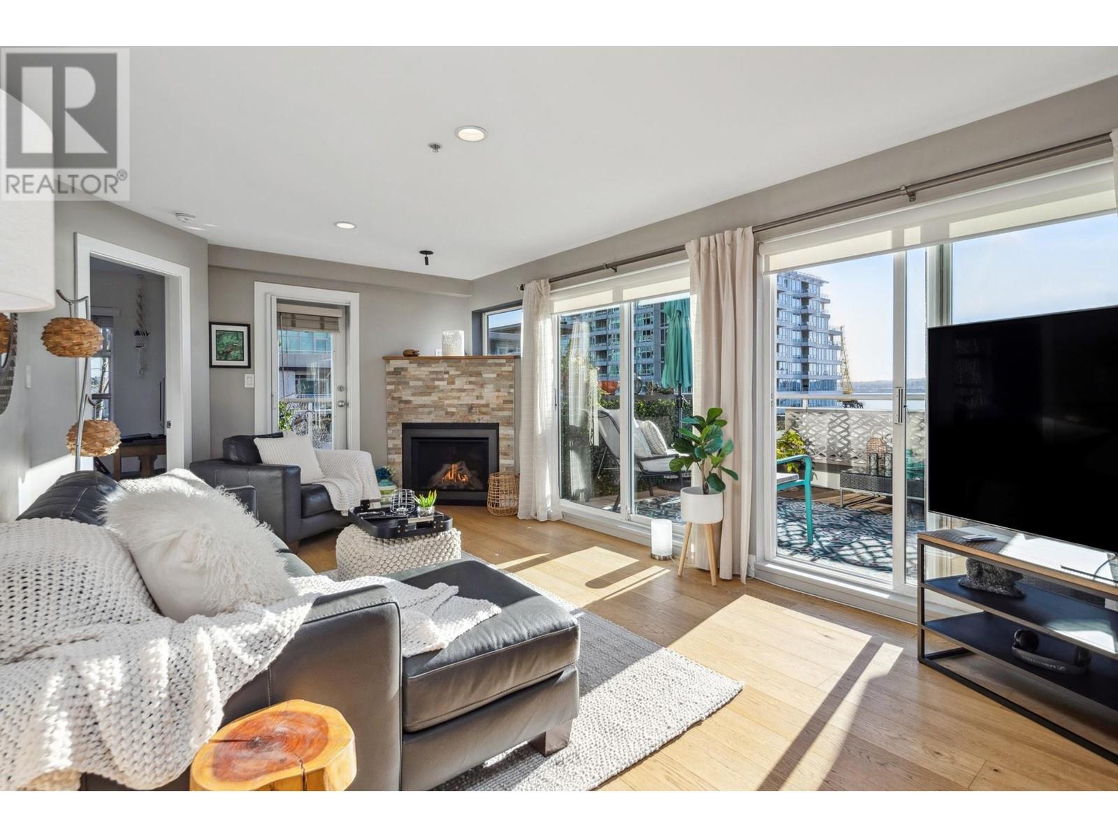 406 108 W Esplanade, North Vancouver, British Columbia  V7M 3M8 - Photo 4 - R2982497