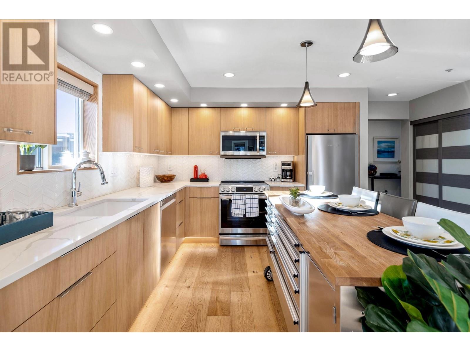 406 108 W Esplanade, North Vancouver, British Columbia  V7M 3M8 - Photo 9 - R2982497