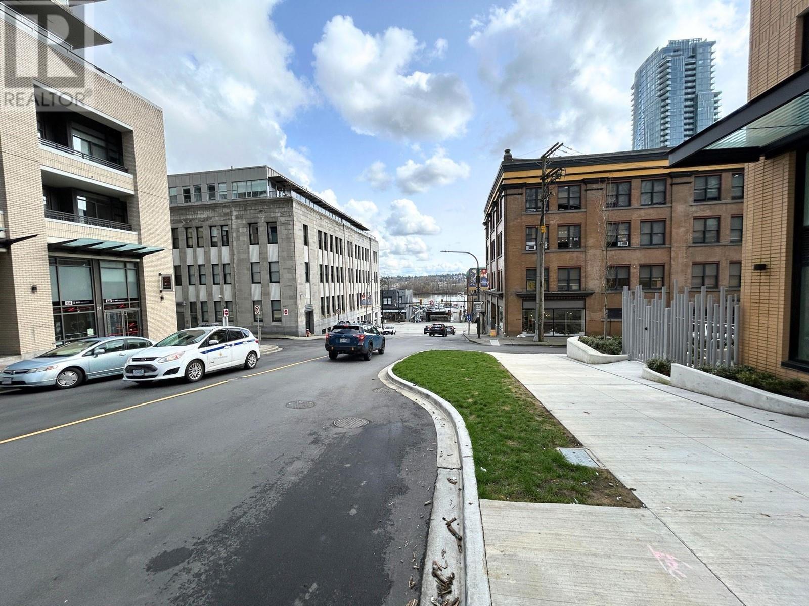 Property at 41 6TH STREET image 3