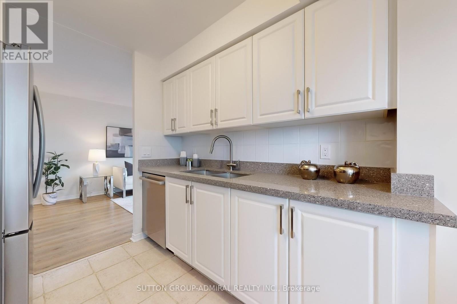 2005 - 8 Hillcrest Avenue, Toronto (Willowdale East), Ontario  M2N 6Y6 - Photo 14 - C12043778