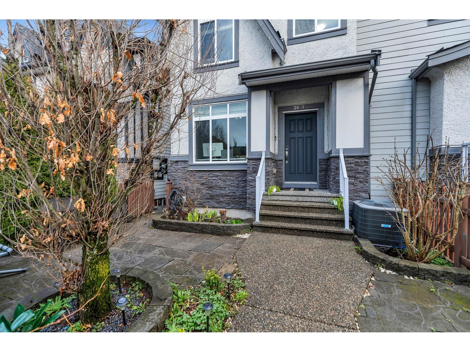 Property at 20999 80 AVENUE image 2