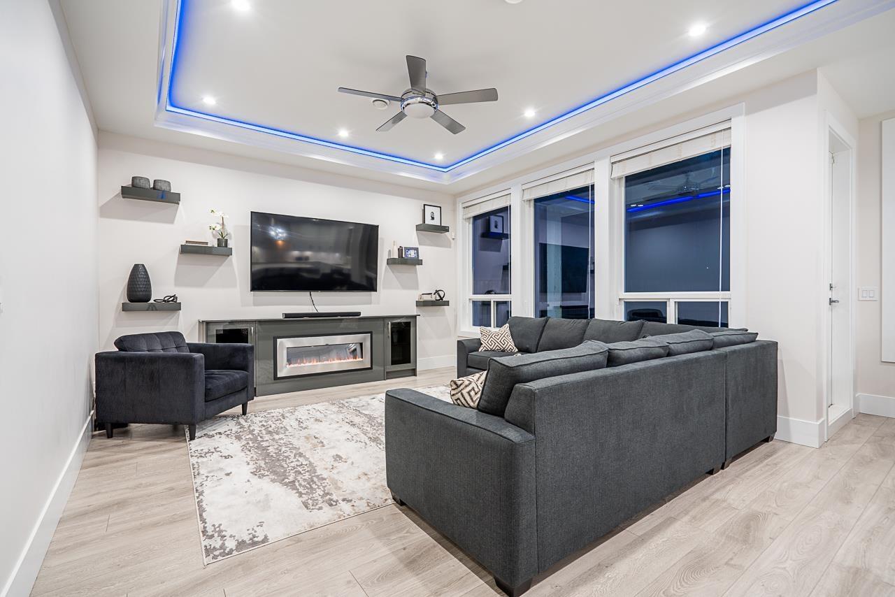Property at 9717 182 STREET image 4
