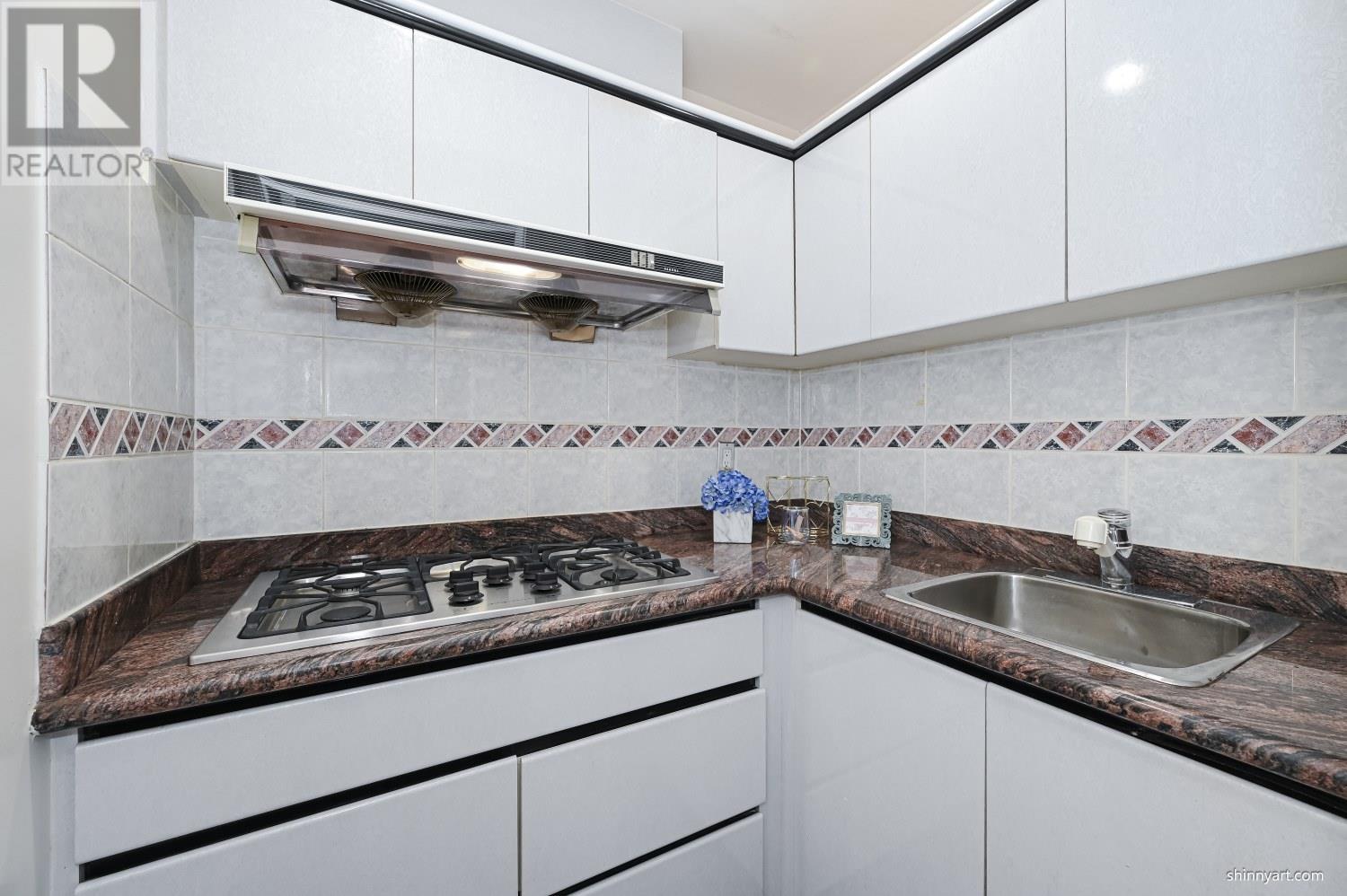 2556 W 20th Avenue, Vancouver, British Columbia  V6L 1G8 - Photo 8 - R2982461